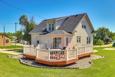 Quaint Howells Retreat - Steps From Main Street!