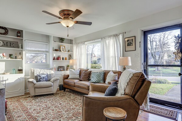 House (4 Bedrooms) | Interior - Lovely Lexington Home: 4 Mi to Downtown! (Lexington)