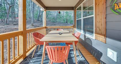 Pet-friendly Ellijay Cabin: Resort Perks + Hot Tub
