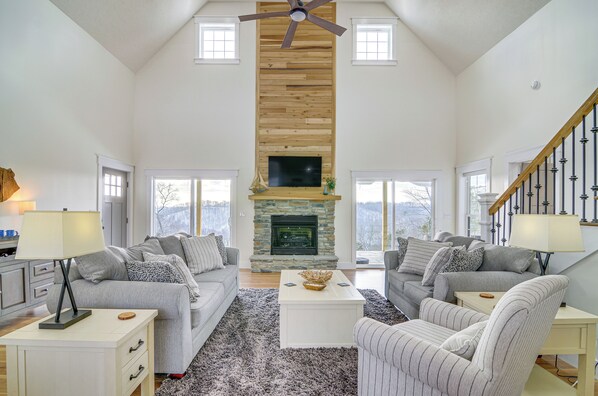 Cottage (2 Bedrooms) | Interior - Dale Hollow Cottage w/ Covered Porch & Lake Views! (Burkesville)