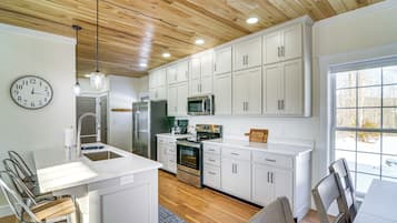 Cottage (2 Bedrooms) | Interior