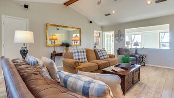 House (3 Bedrooms) | Front of property