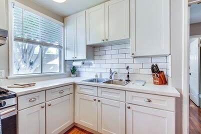 伯班克市中心雙拼住宅，靠近好�萊塢！