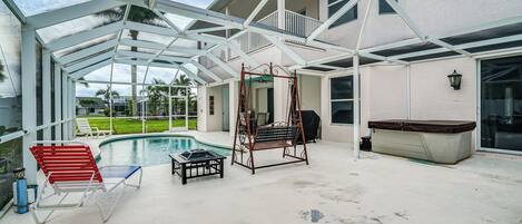 House (5 Bedrooms) | Interior