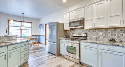 Elegant Pataskala Home w/ Hot Tub & Fire Pit!
