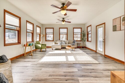 Elegant Pataskala Home w/ Hot Tub & Fire Pit!