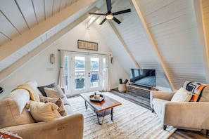 House (2 Bedrooms) | Interior