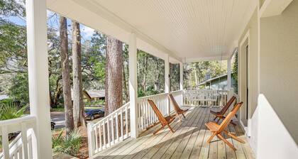Sunny Gainesville Home ~ Half-mi to UF Campus!