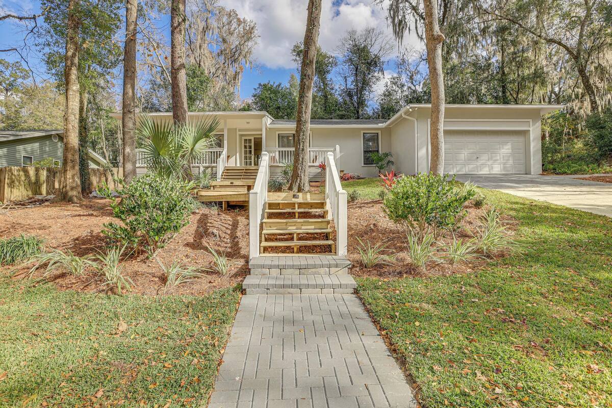 House (4 Bedrooms) | Front of property