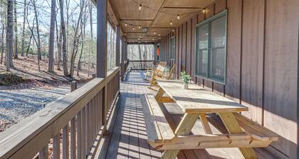 Peaceful Ellijay Cabin: Pool Access & Resort Perks