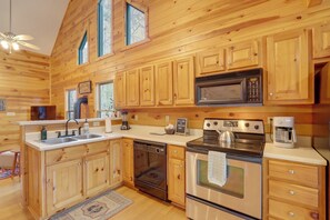 House (3 Bedrooms) | Interior