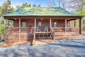 House (3 Bedrooms) | Interior - Peaceful Ellijay Cabin: Pool Access & Resort Perks (Ellijay)
