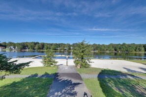Interior - Fire Pit, Pool & Beach Access: Tobyhanna Home! (Tobyhanna)