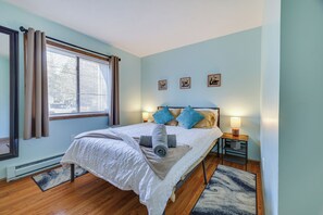 Interior - Fire Pit, Pool & Beach Access: Tobyhanna Home! (Tobyhanna)