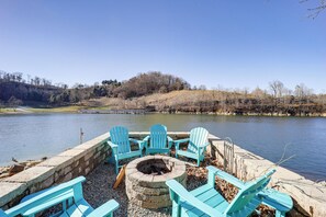 House (3 Bedrooms) | Interior - Waterfront Watauga Lake Home w/ Private Dock! (Butler)
