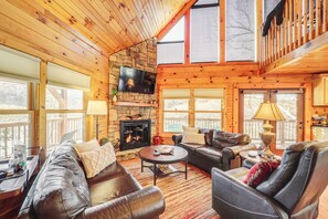 House (3 Bedrooms) | Front of property - Waterfront Watauga Lake Home w/ Private Dock! (Butler)