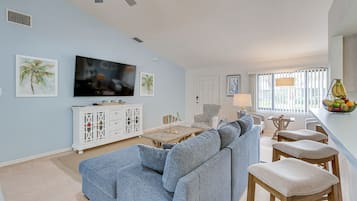 House (2 Bedrooms) | Living area