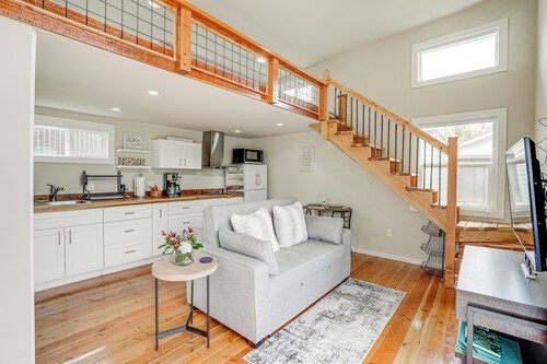 Pacheco/martinez Studio: 22 Mi to Dtwn Oakland!