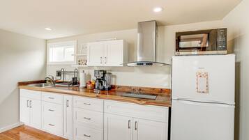 Apartment (0 Bedroom) | Interior