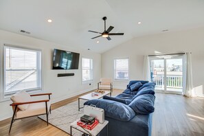 Interior - Spacious Wildwood Condo: Walk to Beach! (Wildwood)