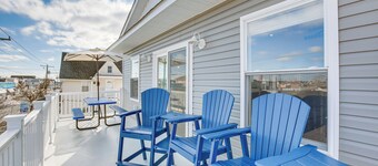 Spacious Wildwood Condo: Walk to Beach!