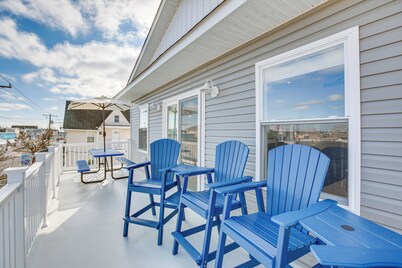 Spacious Wildwood Condo: Walk to Beach!