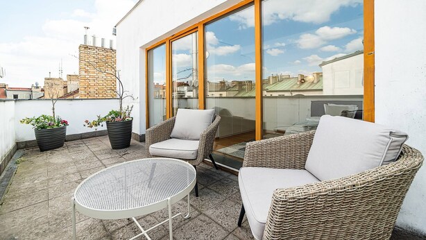 Leilighet, 2 soverom, terrasse, byutsikt | Eksteriør