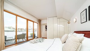 Leilighet, 2 soverom, terrasse, byutsikt | 2 soverom og lydisolert