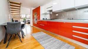 Leilighet, 2 soverom, terrasse, byutsikt | Innvendig