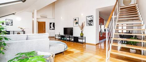 Apartment, 2 Bedrooms, Terrace, City View | Living room