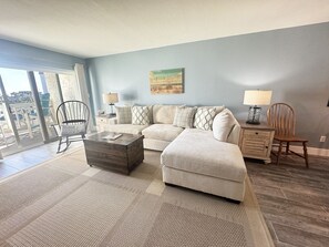 Condo, 2 Bedrooms | Living area