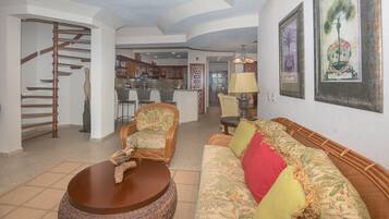 Condo, 2 Bedrooms | Living area