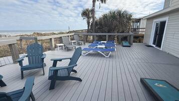 House, 4 Bedrooms | Terrace/patio
