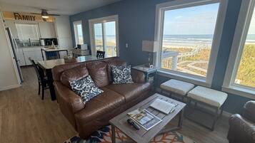 House, 4 Bedrooms | Living area