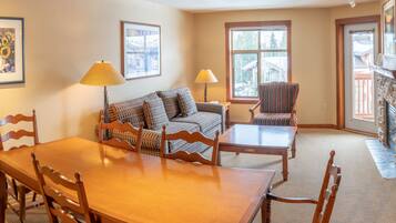 Condo, 1 Bedroom | Dining