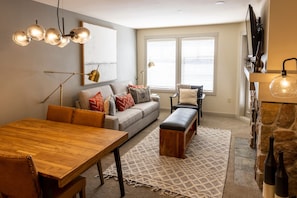 Condo, 2 Bedrooms | Living area
