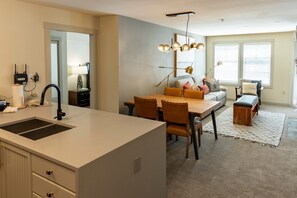Condo, 2 Bedrooms | Interior