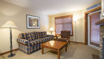 Condo, 1 Bedroom | Ruang tamu