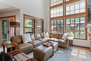 Condo, 2 Bedrooms | Living area