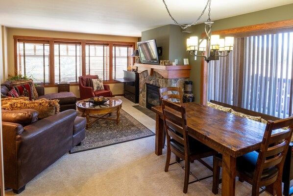 Apartment, 2 Schlafzimmer | Wohnbereich