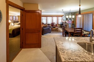 Condo, 2 Bedrooms | Interior