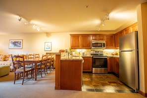 Condo, 1 Bedroom | Private kitchen