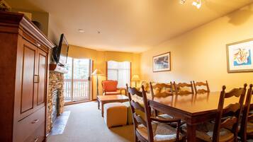 Condo, 1 Bedroom | Tempat makan