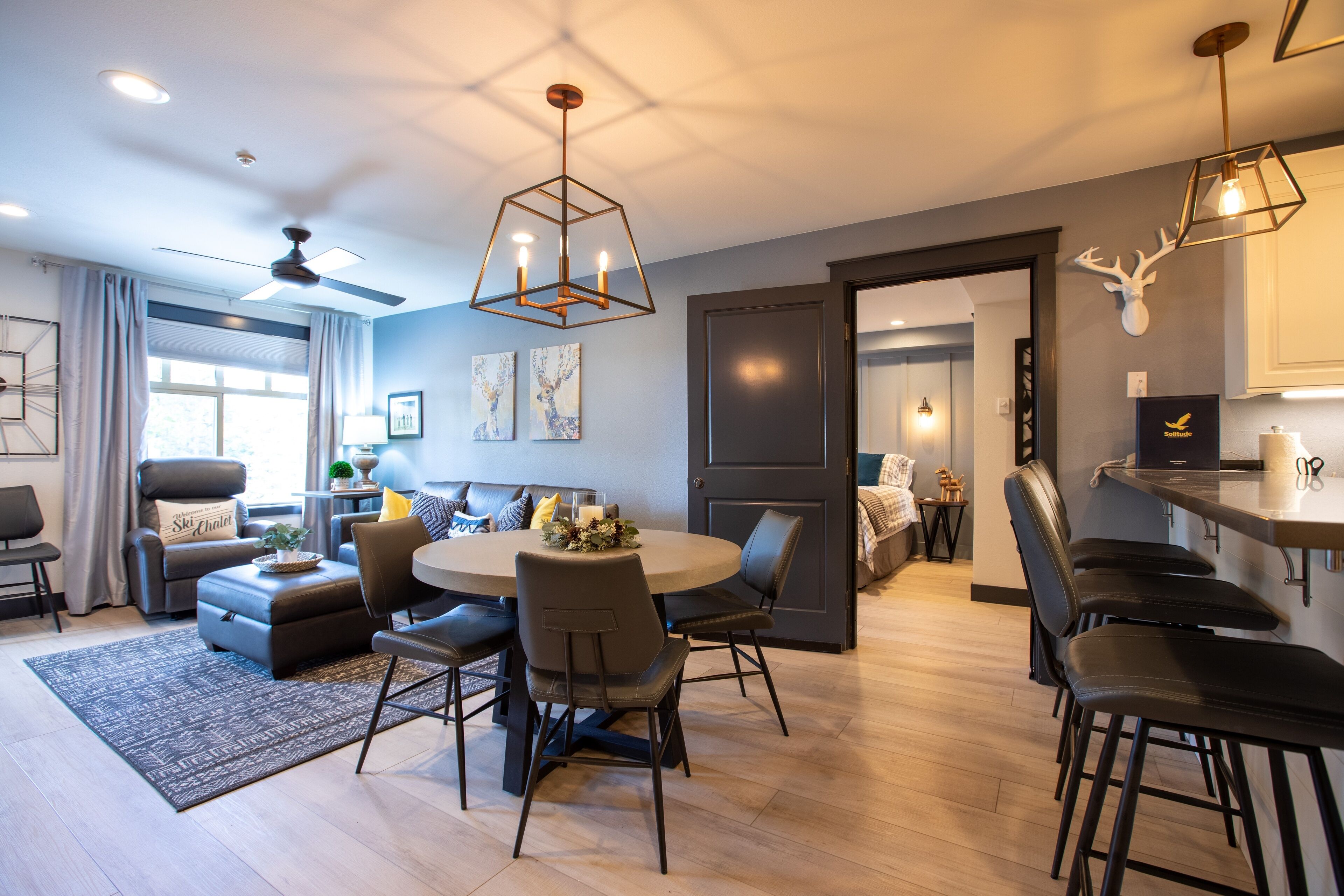 Condo, 2 Bedrooms | Tempat makan