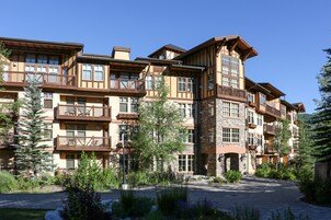 Condo, 2 Bedrooms | Exterior