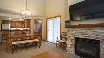 Kondominium, 2 kamar tidur | Interior