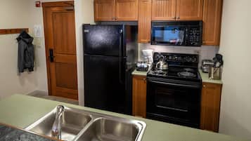 LÀgenhet - 2 sovrum | Eget kök | KylskÄp, ugn, kaffe- och tebryggare och brödrost