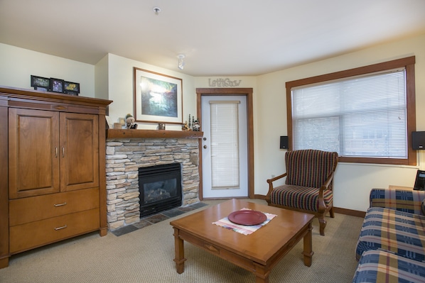 Interior - 3304 - One Bedroom + Den Standard Powderhorn Lodge 1 Condo by RedAwning (Salt Lake City)