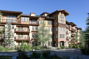 Condo, 2 Bedrooms | Exterior