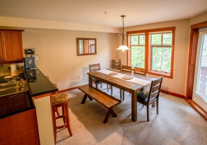 Condo, 2 Bedrooms | Private kitchen | Fridge, oven, coffee/tea maker, toaster